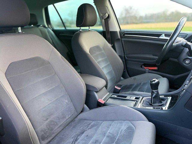 Volkswagen - 2013 - golf - 1.4 tsi highline - 9-kpd-82 - afbeelding 2 van  9