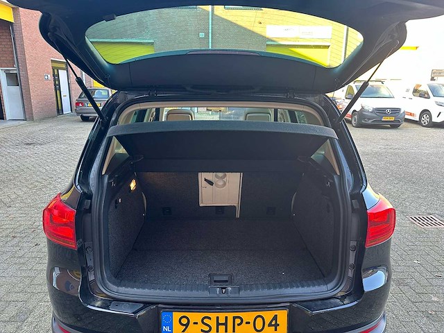 Volkswagen - 2013 - tiguan - 2.0 tsi sport&st.4m - automaat - personenauto - afbeelding 13 van  22
