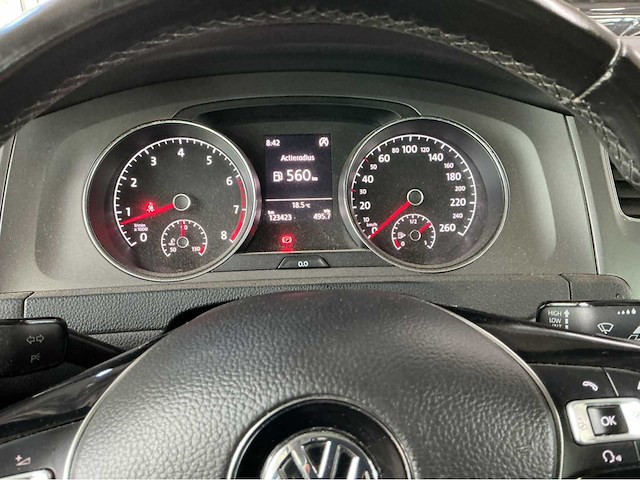 Volkswagen - 2013 -golf - 1.2 tsi highline - gti uitrusting marge auto - afbeelding 11 van  31