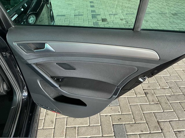 Volkswagen - 2013 -golf - 1.2 tsi highline - gti uitrusting marge auto - afbeelding 17 van  31