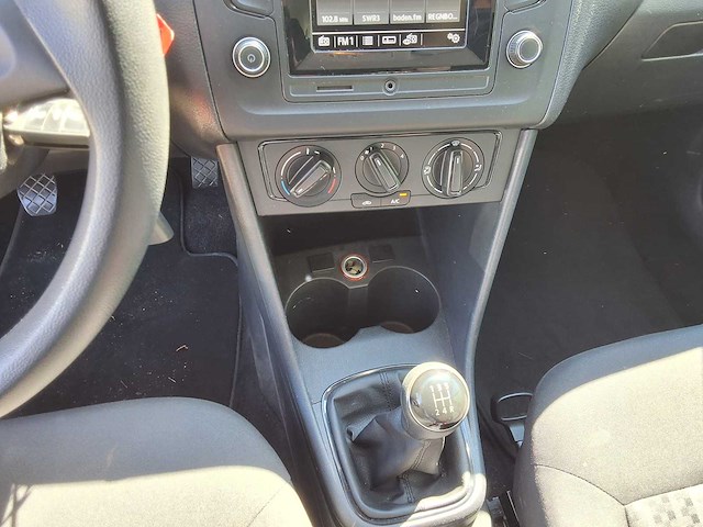 Volkswagen - 2014 - polo - personenauto - afbeelding 9 van  19