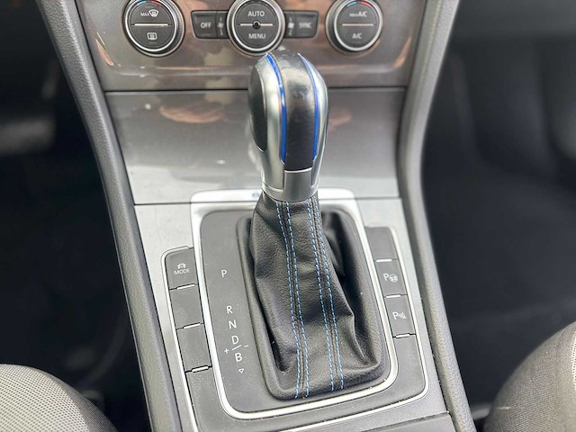 Volkswagen - 2015 - e-golf - e-golf - j-581-rd - afbeelding 6 van  16