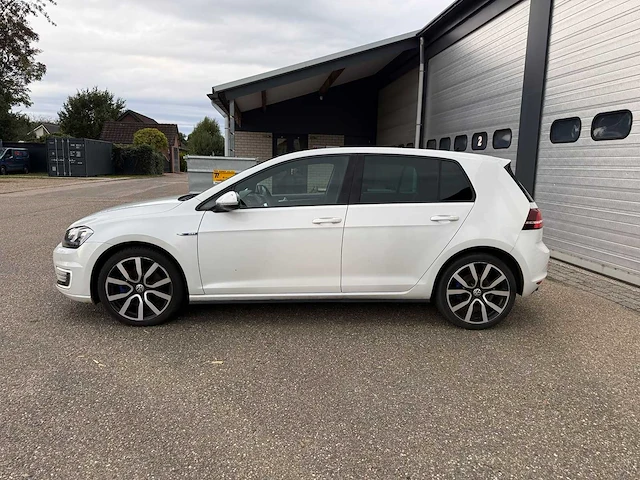 Volkswagen - 2015 - golf - 1.4 tsi gte - personenauto - afbeelding 19 van  24