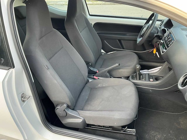 Volkswagen - 2015 - up! - 1.0 take up! bluem. - personenauto (7-zfl-33) - afbeelding 9 van  26