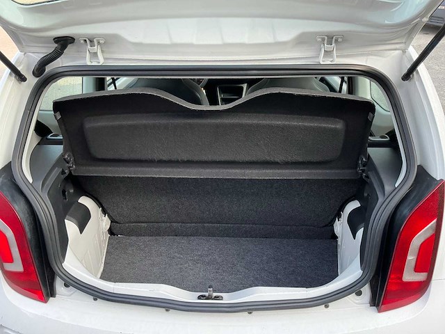 Volkswagen - 2015 - up! - 1.0 take up! bluem. - personenauto (7-zfl-33) - afbeelding 12 van  26