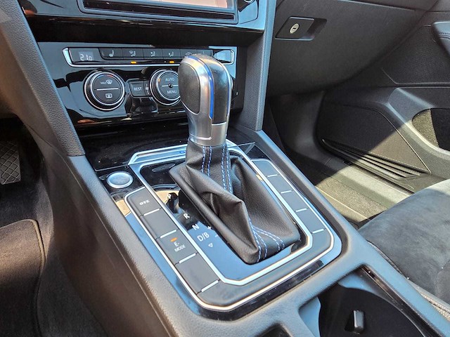 Volkswagen - 2016 - passat variant - 1.4 t. gte c.s. pl. - nb-177-b - afbeelding 15 van  46