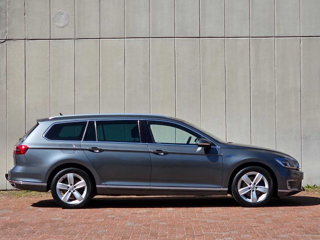 Volkswagen - 2016 - passat variant - 1.4 t. gte c.s. pl. - nb-177-b - afbeelding 46 van  46