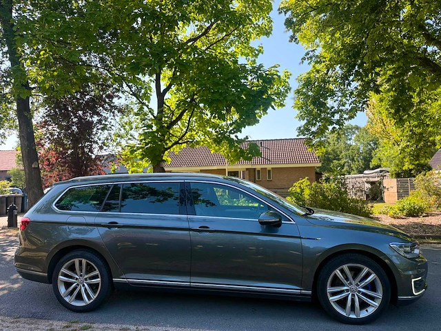 Volkswagen - 2016 - passat variant - 1.4 tsi gte highline - personenauto - kx-790-v - afbeelding 14 van  15