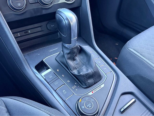 Volkswagen - 2016 - tiguan - 2.0 tsi 4 motion highline - personenauto - afbeelding 3 van  26