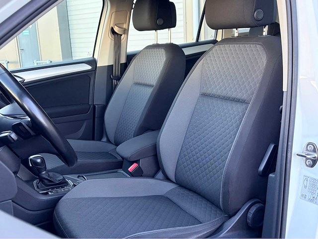 Volkswagen - 2016 - tiguan - 2.0 tsi 4 motion highline - personenauto - afbeelding 24 van  26