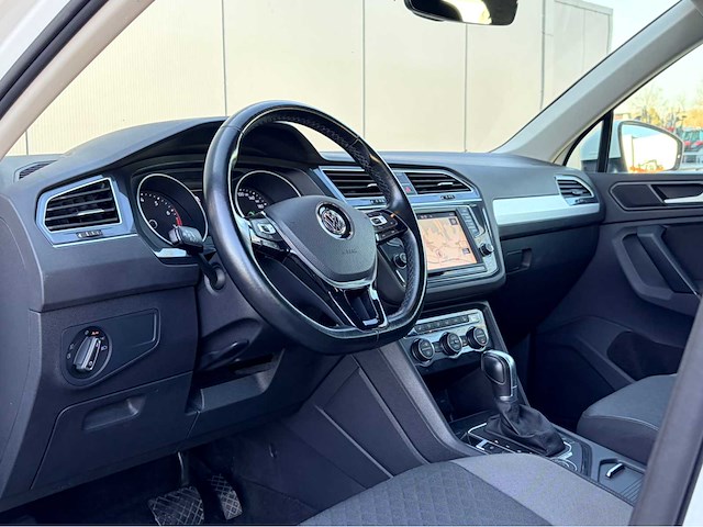 Volkswagen - 2016 - tiguan - 2.0 tsi 4 motion highline - personenauto - afbeelding 25 van  26