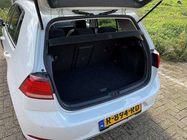 Volkswagen - 2017 - golf - 1.0 tsi virtual cockpit - personenauto - afbeelding 13 van  23