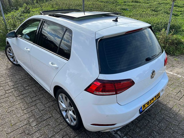 Volkswagen - 2017 - golf - 1.0 tsi virtual cockpit - personenauto - afbeelding 15 van  23
