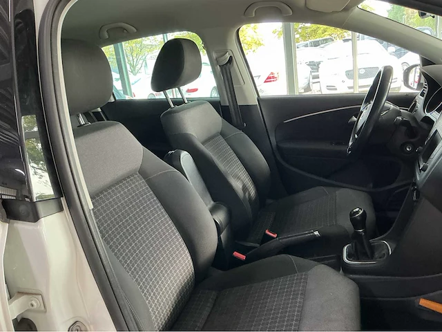 Volkswagen - 2017 - polo - 1.2 tsi comfortline - personenauto - afbeelding 13 van  40