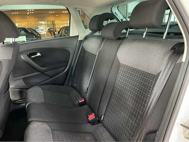 Volkswagen - 2017 - polo - 1.2 tsi comfortline - personenauto - afbeelding 21 van  40