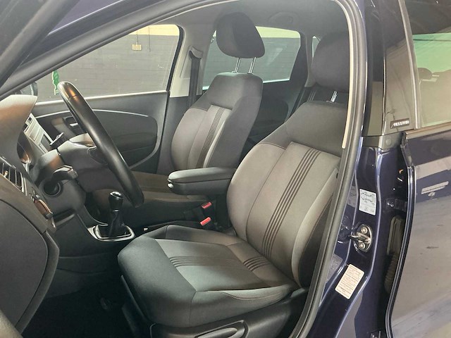 Volkswagen - 2017 - polo 1.2 tsi allstar - personenauto - afbeelding 2 van  11