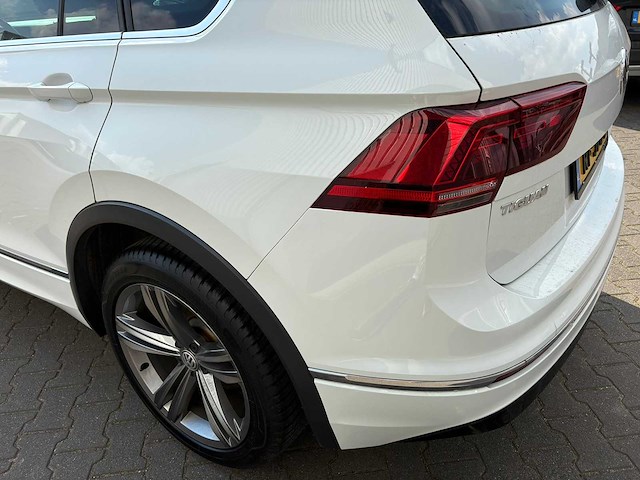 Volkswagen - 2017 - tiguan - 1.4 tsi cl bns r - personenauto - afbeelding 4 van  25