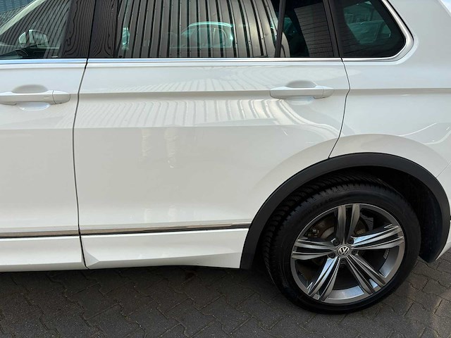 Volkswagen - 2017 - tiguan - 1.4 tsi cl bns r - personenauto - afbeelding 5 van  25
