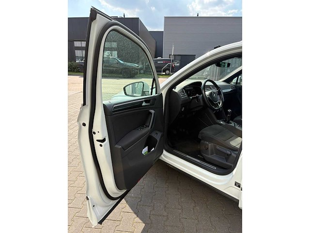 Volkswagen - 2017 - tiguan - 1.4 tsi cl bns r - personenauto - afbeelding 7 van  25