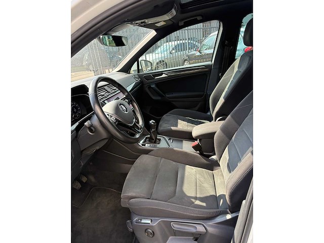 Volkswagen - 2017 - tiguan - 1.4 tsi cl bns r - personenauto - afbeelding 8 van  25