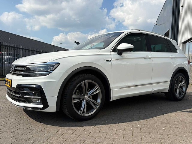 Volkswagen - 2017 - tiguan - 1.4 tsi cl bns r - personenauto - afbeelding 1 van  25