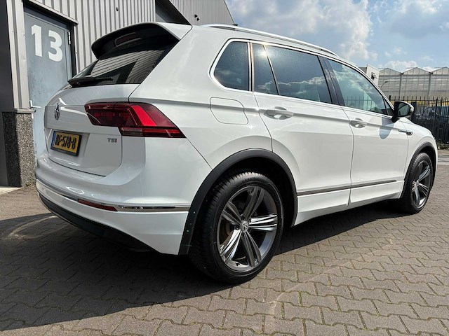 Volkswagen - 2017 - tiguan - 1.4 tsi cl bns r - personenauto - afbeelding 20 van  25