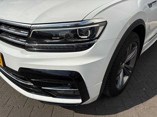 Volkswagen - 2017 - tiguan - 1.4 tsi cl bns r - personenauto - afbeelding 23 van  25