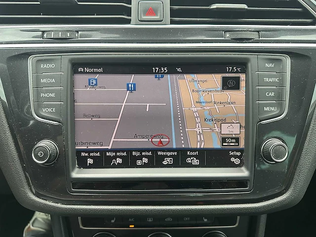 Volkswagen - 2017 - tiguan - 2.0 tsi 4m. highline - automaat - personenauto - afbeelding 13 van  26