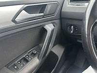 Volkswagen - 2017 - tiguan - 2.0 tsi 4m. highline - automaat - personenauto - afbeelding 19 van  26