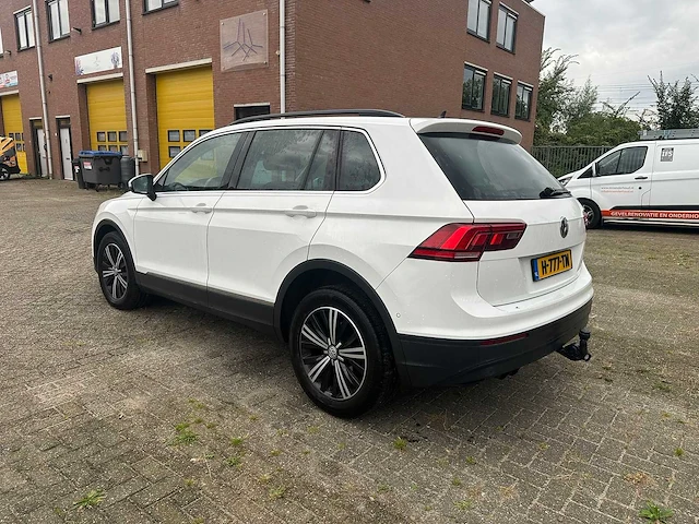 Volkswagen - 2017 - tiguan - 2.0 tsi 4m. highline - automaat - personenauto - afbeelding 2 van  26