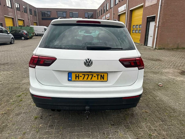 Volkswagen - 2017 - tiguan - 2.0 tsi 4m. highline - automaat - personenauto - afbeelding 3 van  26