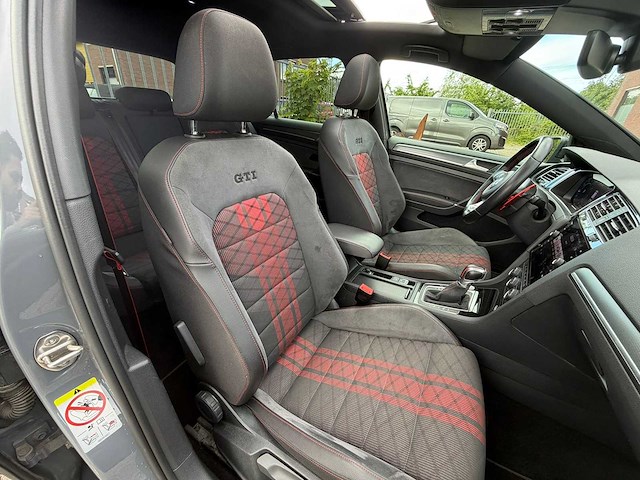 Volkswagen - 2019 - golf - 2.0 tsi gti tcr - automaat - personenauto - afbeelding 3 van  21