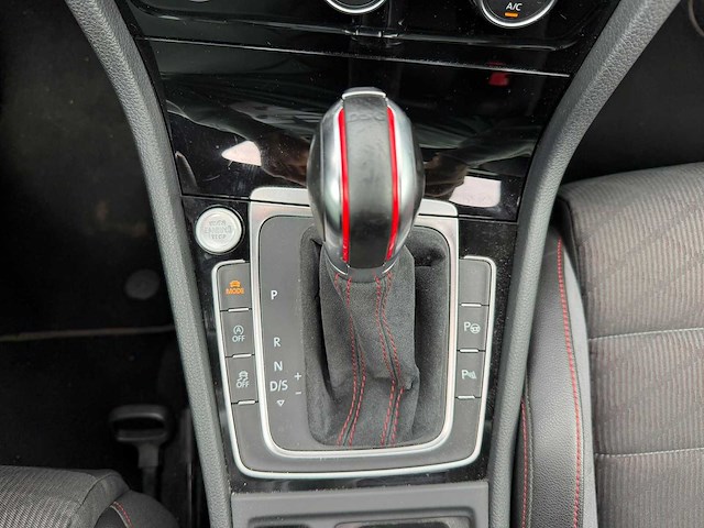 Volkswagen - 2019 - golf - 2.0 tsi gti tcr - automaat - personenauto - afbeelding 7 van  21