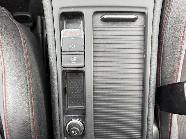Volkswagen - 2019 - golf - 2.0 tsi gti tcr - automaat - personenauto - afbeelding 13 van  28