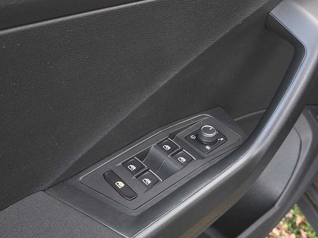 Volkswagen - 2019 - t-roc - 1.5 tsi - personenauto - afbeelding 11 van  16