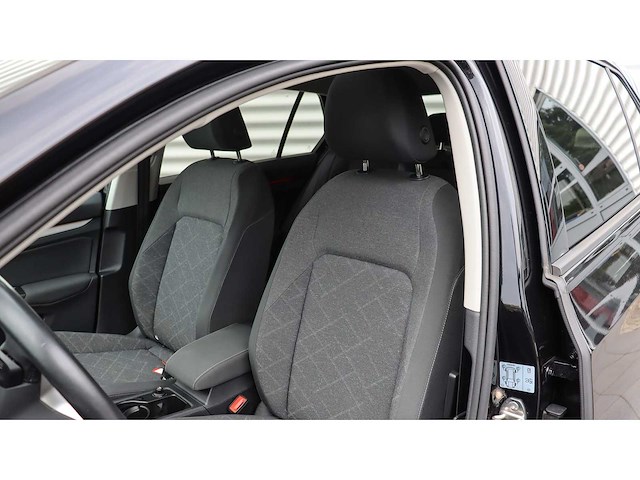 Volkswagen - 2020 - golf - 1.5 etsi style - l-094-lk - afbeelding 17 van  29