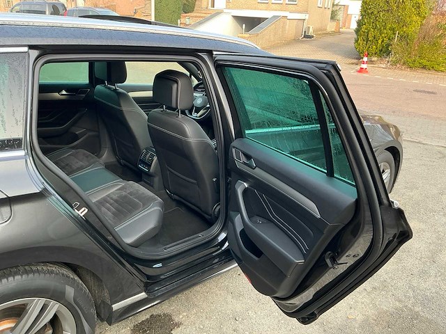 Volkswagen - 2020 - passat variant - 1.5 tsi r-line bns+ - personenauto (j-758-vj) - afbeelding 13 van  29