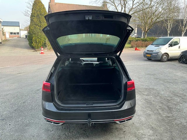 Volkswagen - 2020 - passat variant - 1.5 tsi r-line bns+ - personenauto (j-758-vj) - afbeelding 16 van  29