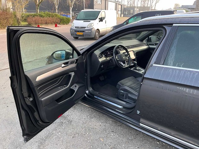 Volkswagen - 2020 - passat variant - 1.5 tsi r-line bns+ - personenauto (j-758-vj) - afbeelding 27 van  29