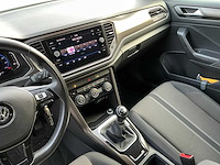 Volkswagen - 2020 - t-roc - 1.5 tsi style - personenauto (h-585-fd) - afbeelding 3 van  24