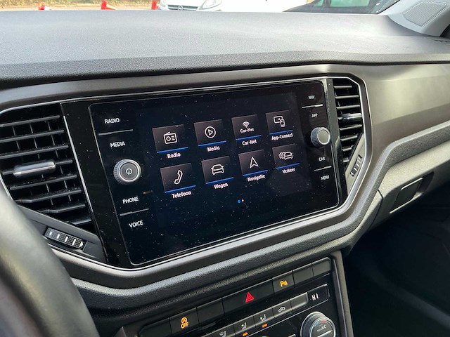 Volkswagen - 2020 - t-roc - 1.5 tsi style - personenauto (h-585-fd) - afbeelding 4 van  24