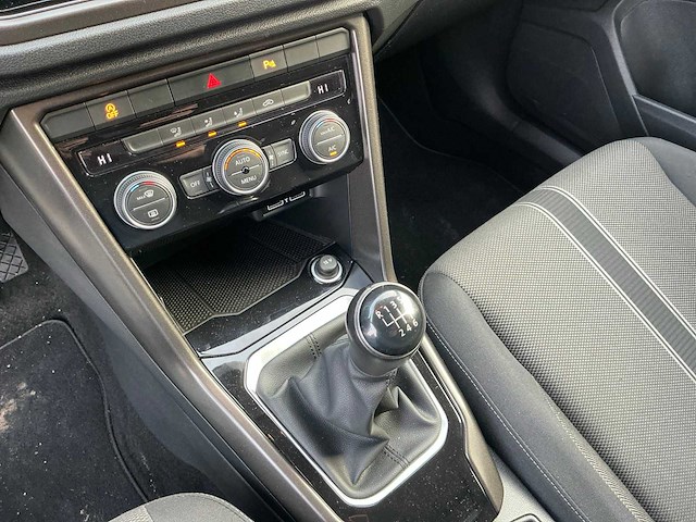 Volkswagen - 2020 - t-roc - 1.5 tsi style - personenauto (h-585-fd) - afbeelding 5 van  24