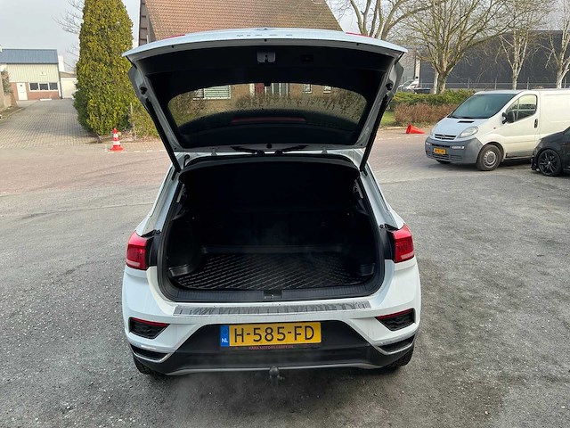 Volkswagen - 2020 - t-roc - 1.5 tsi style - personenauto (h-585-fd) - afbeelding 10 van  24
