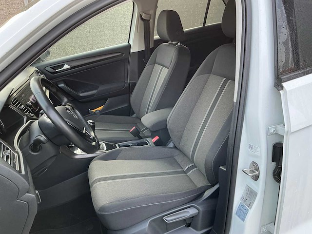 Volkswagen - 2020 - t-roc - 1.5 tsi style - personenauto (h-585-fd) - afbeelding 23 van  24