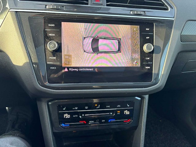 Volkswagen - 2021 - tiguan - 2.0 tsi r 75 4m - automaat - personenauto - afbeelding 9 van  21