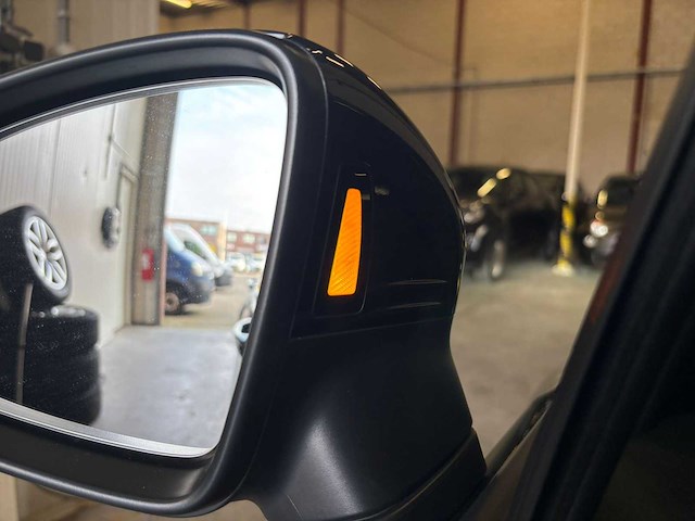 Volkswagen - 2021 - tiguan - 2.0 tsi r 75 4m - automaat - personenauto - afbeelding 14 van  21