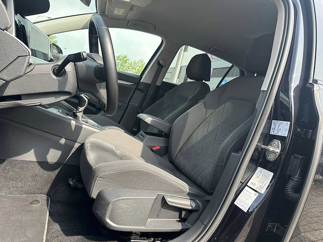 Volkswagen - 2022 - golf - 2.0 tdi life bns - personenauto - afbeelding 2 van  23