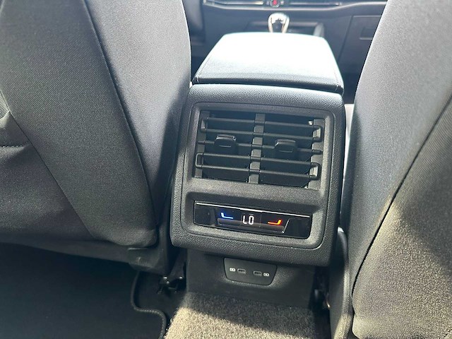 Volkswagen - 2022 - golf - 2.0 tdi life bns - personenauto - afbeelding 15 van  23