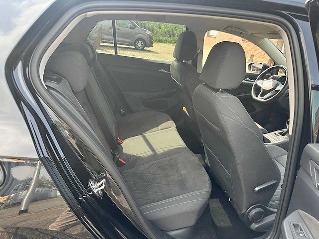 Volkswagen - 2022 - golf - 2.0 tdi life bns - personenauto - afbeelding 16 van  23