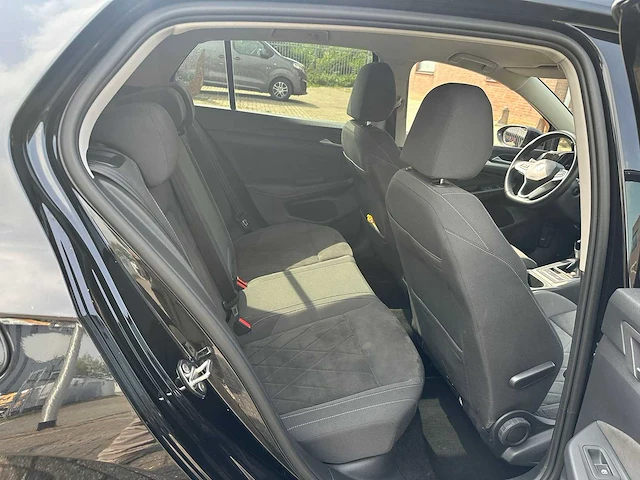 Volkswagen - 2022 - golf - 2.0 tdi life bns - personenauto - afbeelding 16 van  23